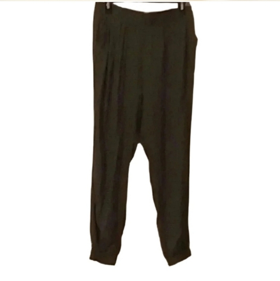 Size Medium Women's Preloved Clothing (26) - Picture 4 of 12